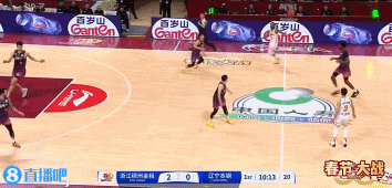 png电子😑咋回事儿这是！赵继伟开场3分钟 连续3次失误&反抢犯规被换下