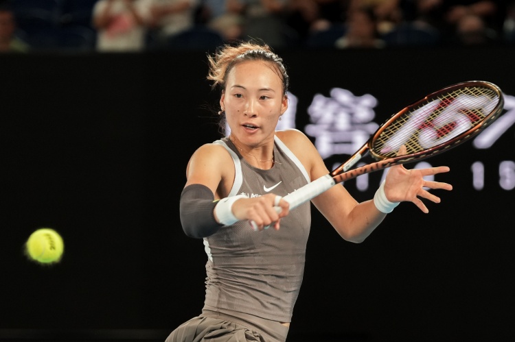 png电子官网许旸透露郑钦文手肘伤情：她在七天以后可以恢复初步的训练