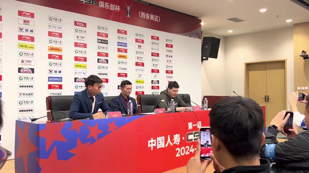 png电子平台阿不都沙拉木：攻防还可以 但是没有中锋 篮板输太多了