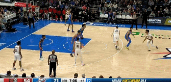 png电子网站菜鸟丨卡斯尔17中10空砍25分 菲利波夫斯基17+5 埃迪8分13板3帽