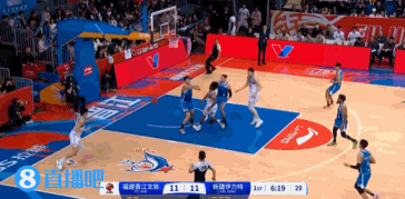 png电子网站💥突然下雨了！赵睿三记&齐麟一记两人连中4记三分球打停福建