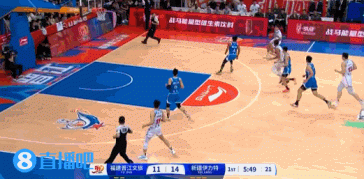 png电子网站💥突然下雨了！赵睿三记&齐麟一记两人连中4记三分球打停福建