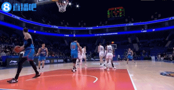 png电子平台😅挺抽象！于枭永场内接发球走出底线又要发被吹失误