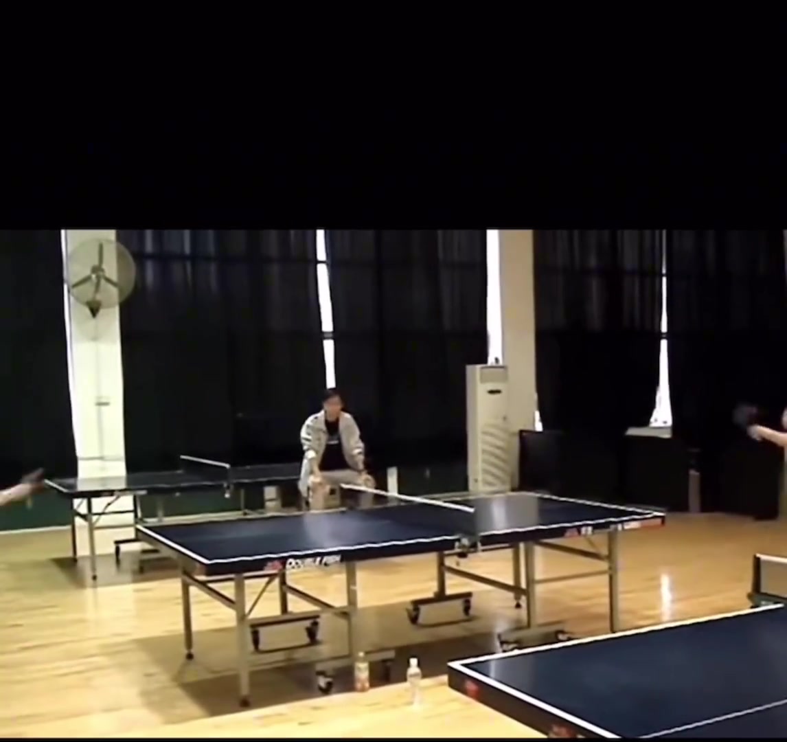 png电子官网天赋！吴敬平晒樊振东10岁视频：17年前就在用近几年的先进技术