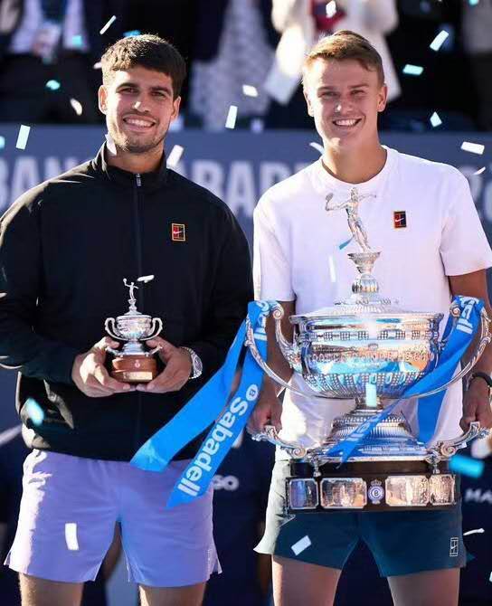 鲁内夺冠致敬德约，阿卡意外受伤丢掉世界第二，马德里出战成疑