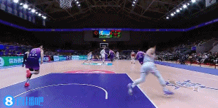 电子png游戏🤩有那味了！廖三宁首节剩3.3秒 带球到前场前倾三分压哨命中！