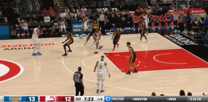 png电子突施冷箭！唐斯踩着logo超远三分迎射盖耶 张手就进！