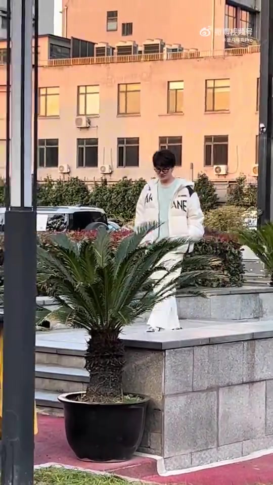 png电子Meiko分享视频：突袭一下明凯