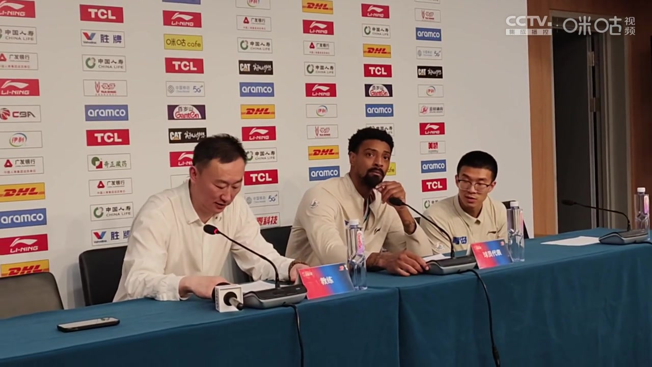 png电子官网刘维伟：这个赛季是非常成功的 第8和第1打满五场没有遗憾