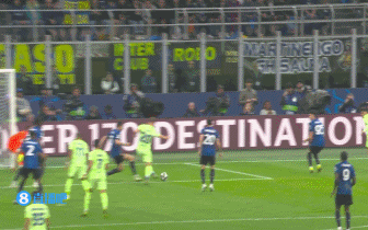 png电子半场-国米暂2-0巴萨 劳塔罗破门+造点恰尔汗奥卢点射