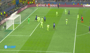 png电子半场-国米暂2-0巴萨 劳塔罗破门+造点恰尔汗奥卢点射