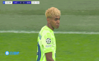 png电子黄健翔称赞亚马尔：上一个人国米如此多人包夹的2010年梅西