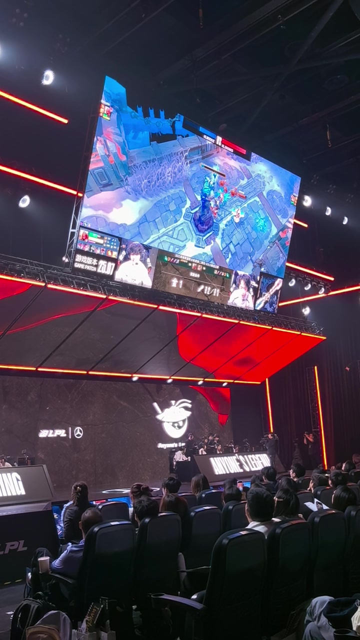 png电子现场观众直呼可惜！Rookie遭Shanks硬拆一塔现场反应