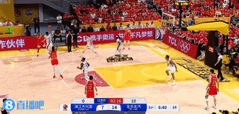 png电子网站得分利器！小巴里-布朗扛起进攻 连中三分独得8分打停北京