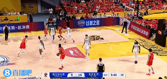 png电子网站得分利器！小巴里-布朗扛起进攻 连中三分独得8分打停北京
