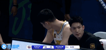 png电子平台💪看起来问题不大！胡金秋已经返回替补席