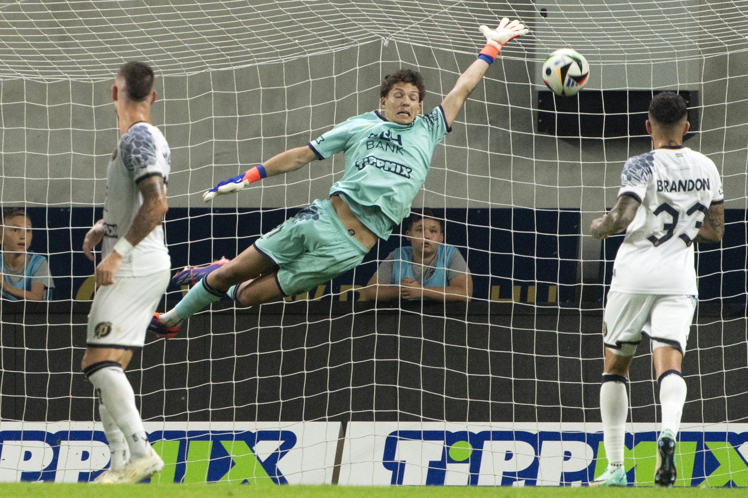 png电子罗马诺：利物浦签下匈牙利20岁门将阿明-佩齐